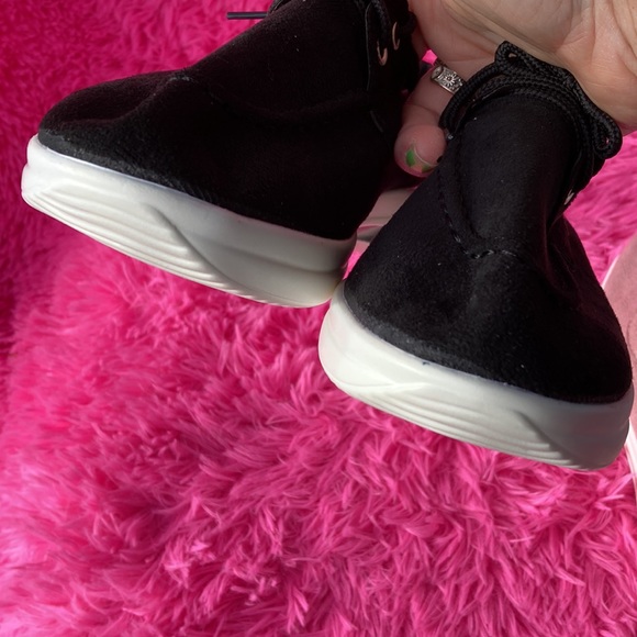 Two pair lot of lightweight sneakers, one blush the other black, size EU41 US10 - Picture 6 of 12